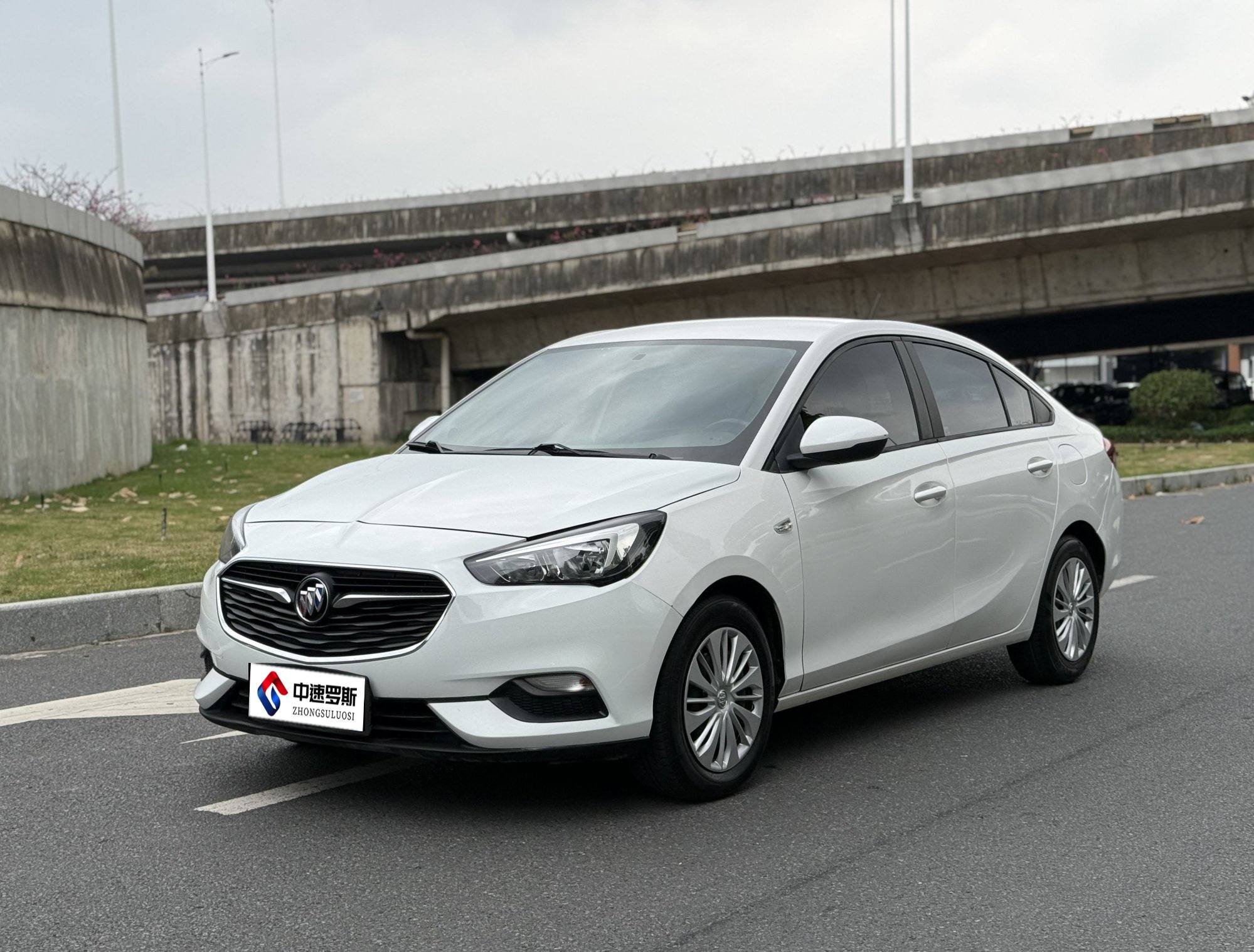 Excelle 2018 15N CVT Luxury Model
