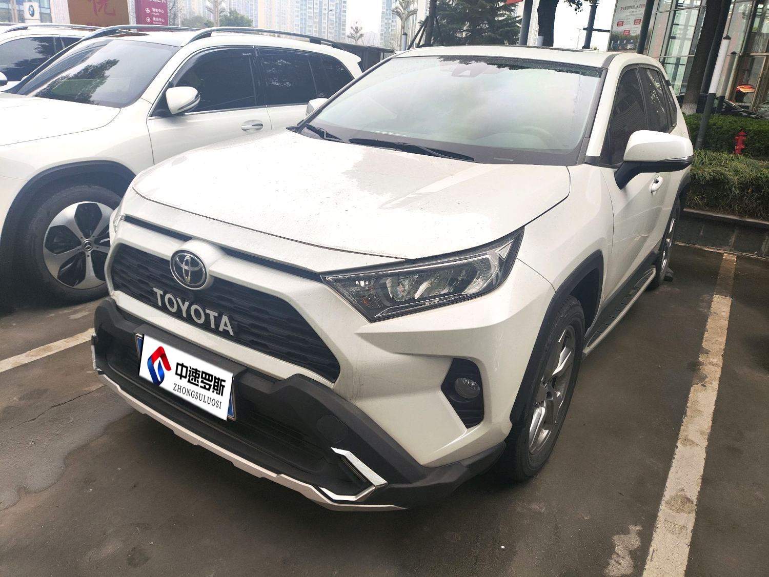 RAV4 Rongfang 2022 2.0L CVT 4WD Fashion Plus Edition